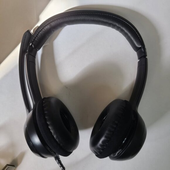 Logitech H390 Wired Over the Ear Headsets - Picture 2 of 4